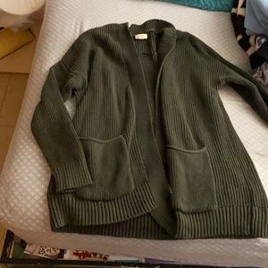 Green knit cardigan with pockets